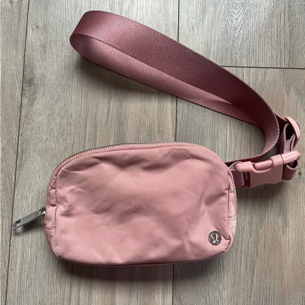 Lululemon belt bag